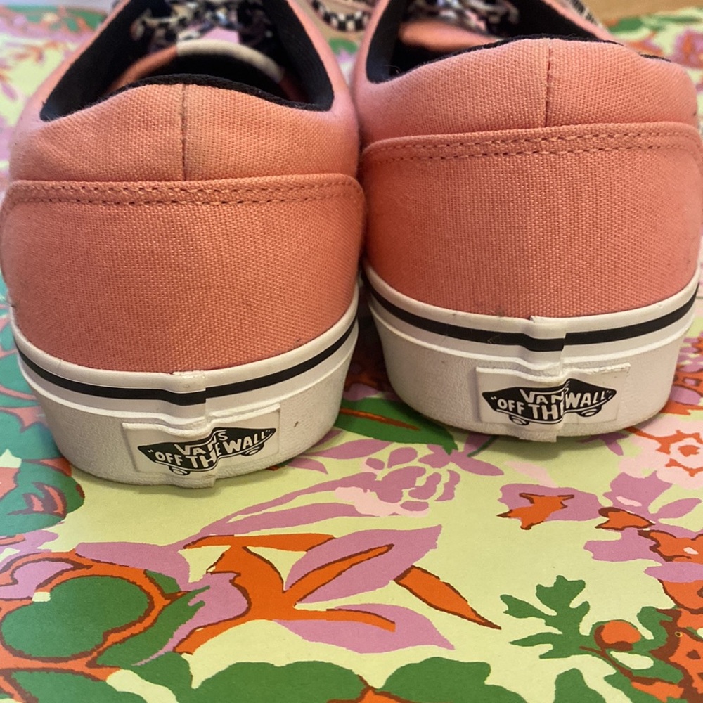 Vans - Picture 3 of 7